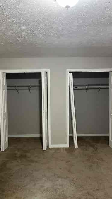 Room for rent available now