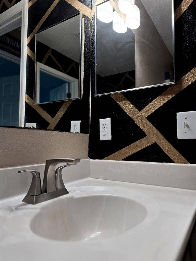 Large Room w/ Shared Bathroom