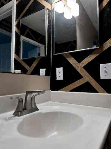 Large Room w/ Shared Bathroom