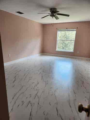 Large Room w/ Shared Bathroom