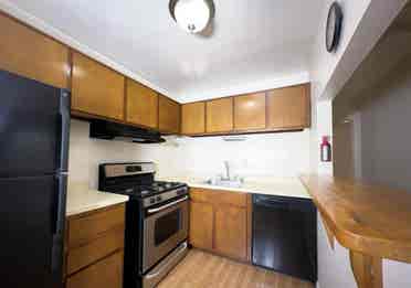 Comfortable Private Room Available