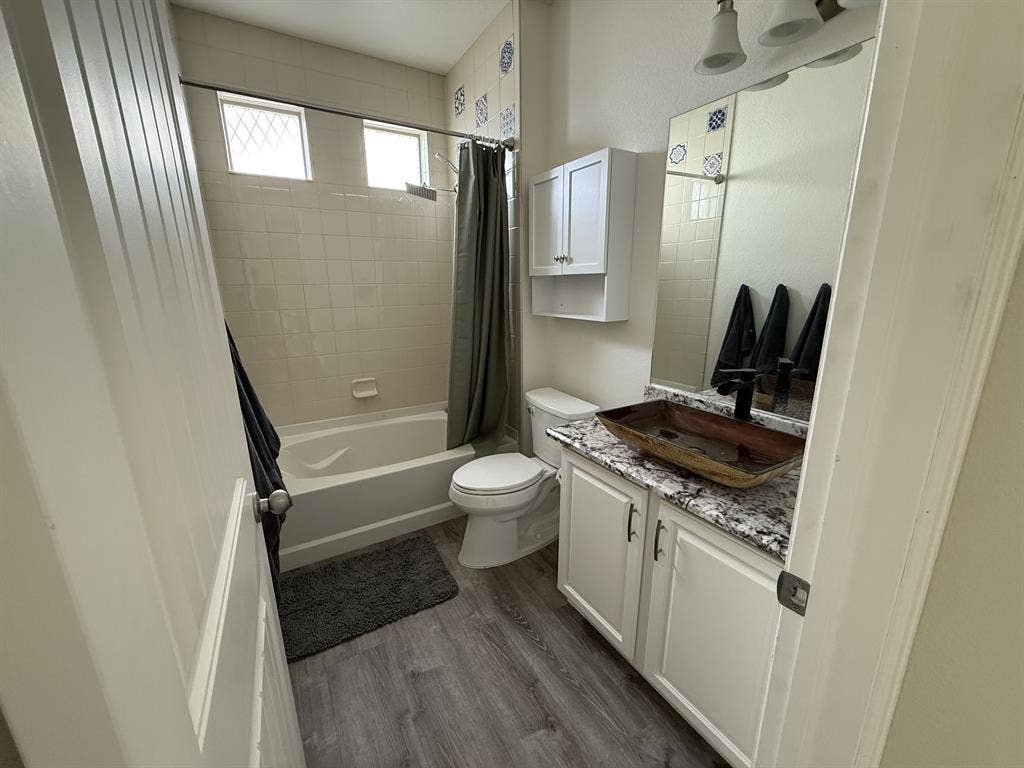 Professional/Luxury Room in GVR