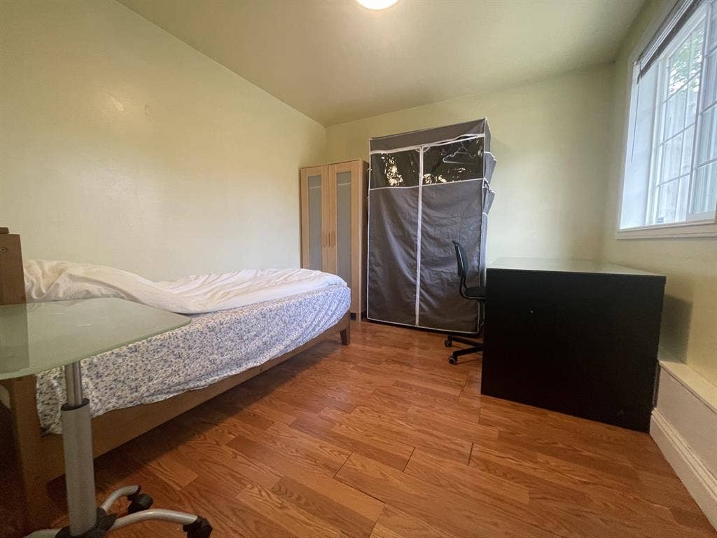 Private furnished room  for rent