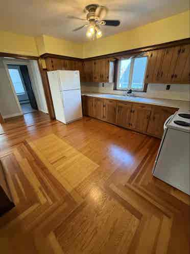 Downtown Bristol Apartment