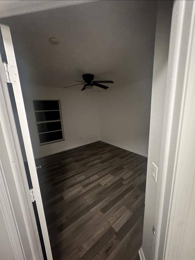 Looking for two roommates