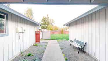 3 BR in Beaverton