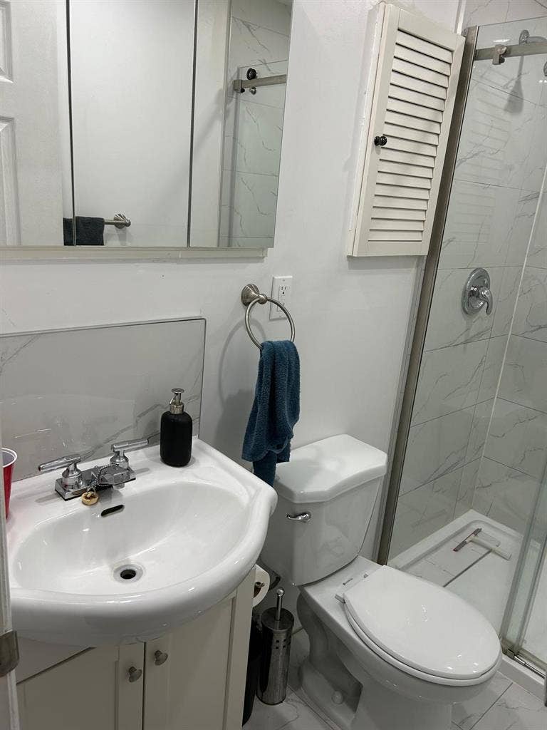 Furnished room near university B