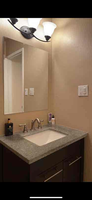 room for rent w/shared bathrooom