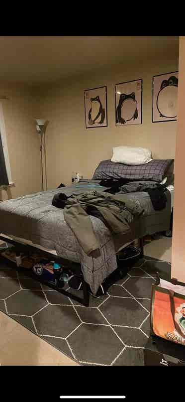 room for rent w/shared bathrooom