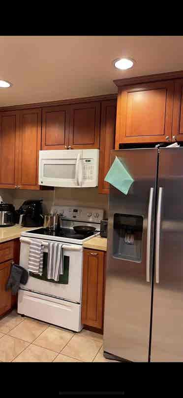 room for rent w/shared bathrooom