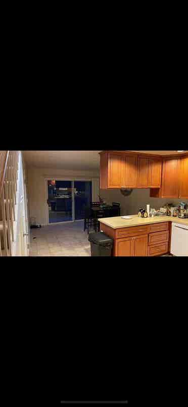 room for rent w/shared bathrooom