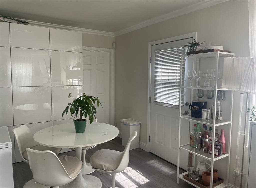 Noho Room For Rent Utilities inc!
