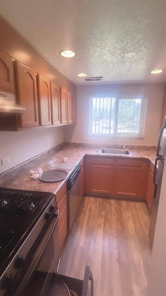 Seeking ASAP roommate - June/July
