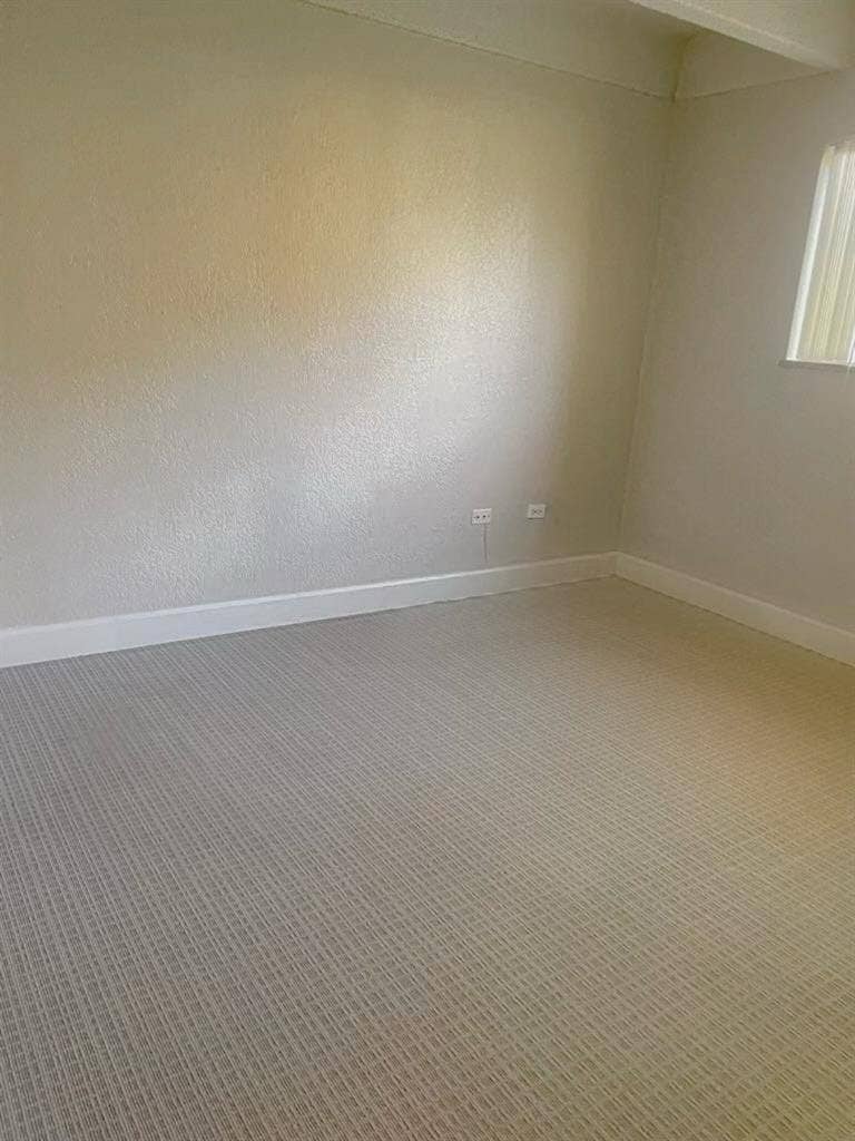 Seeking ASAP roommate - June/July