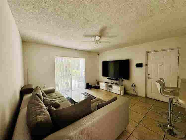 Private Room for Rent in Hollywood