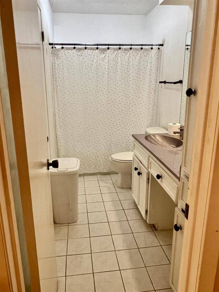 Female roommate, ABP, room is ready