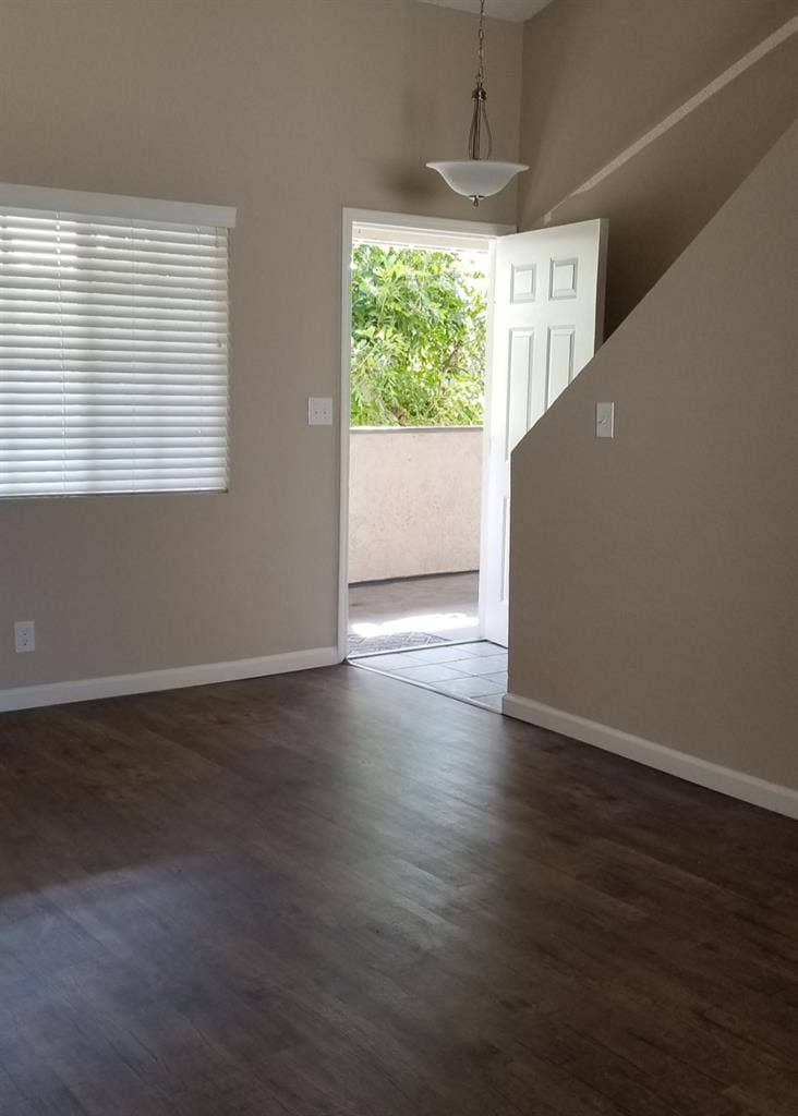 2 BR Townhouse Uptown Whittier