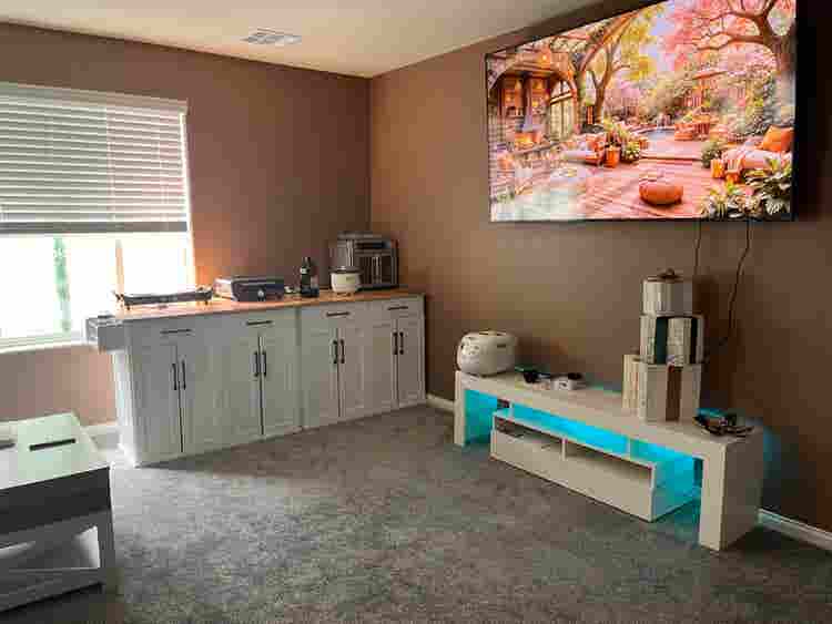 Furnished Room in New Homee