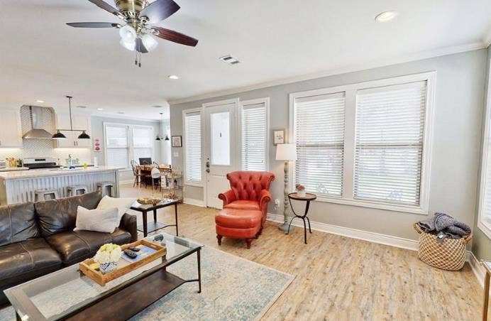 Looking for 3 female roommates