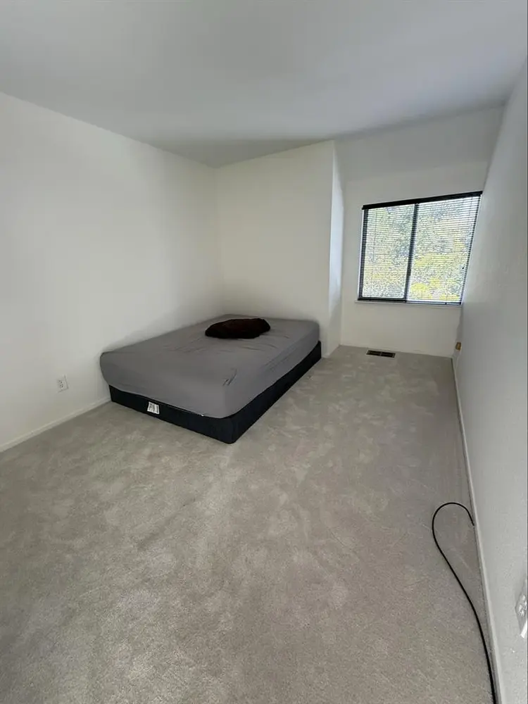 2 Bedrooms for Rent in Cozy 3B Home