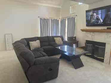 2 Bedrooms for Rent in Cozy 3B Home