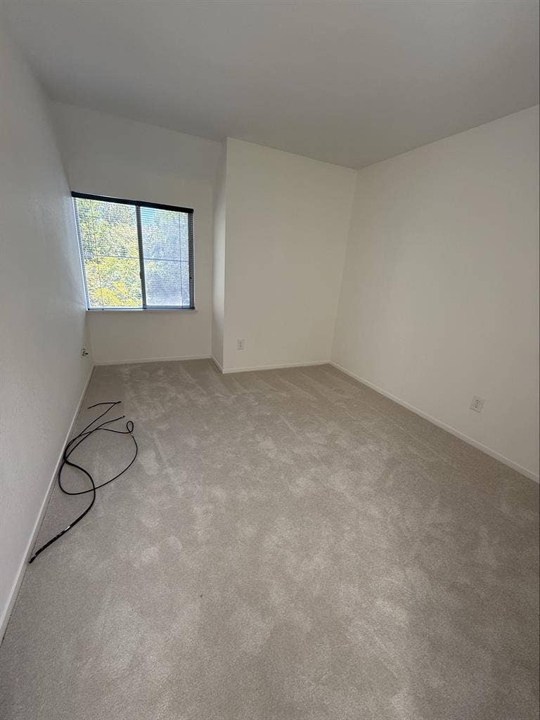 2 Bedrooms for Rent in Cozy 3B Home
