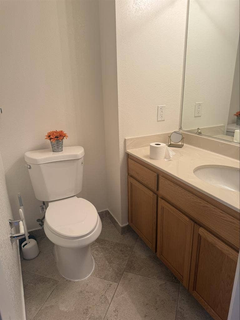 2 Bedrooms for Rent in Cozy 3B Home