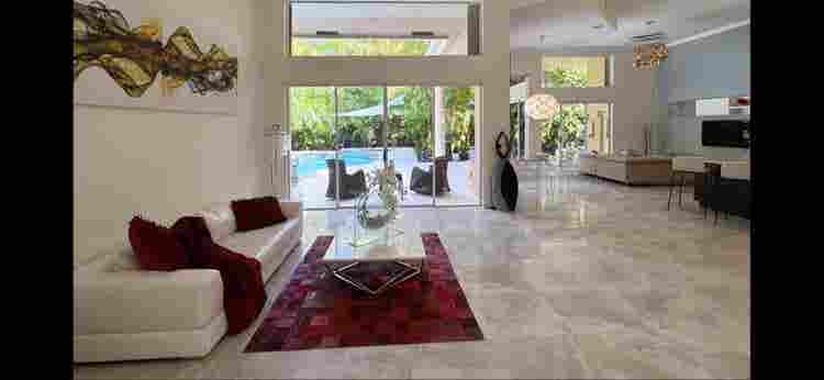 Comfy room, beautiful property.
