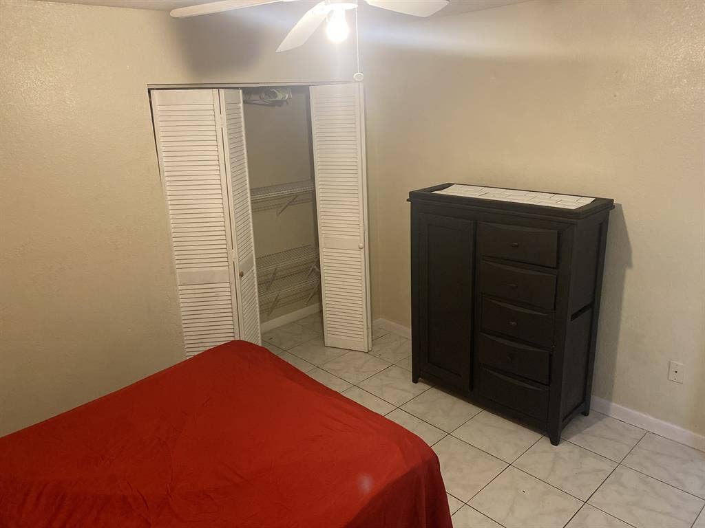 Roommates needed 4 bdrm available
