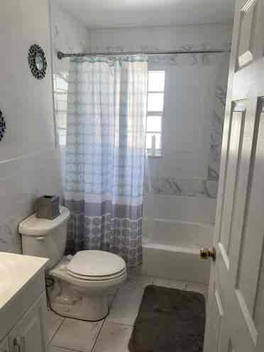 Roommates needed 4 bdrm available
