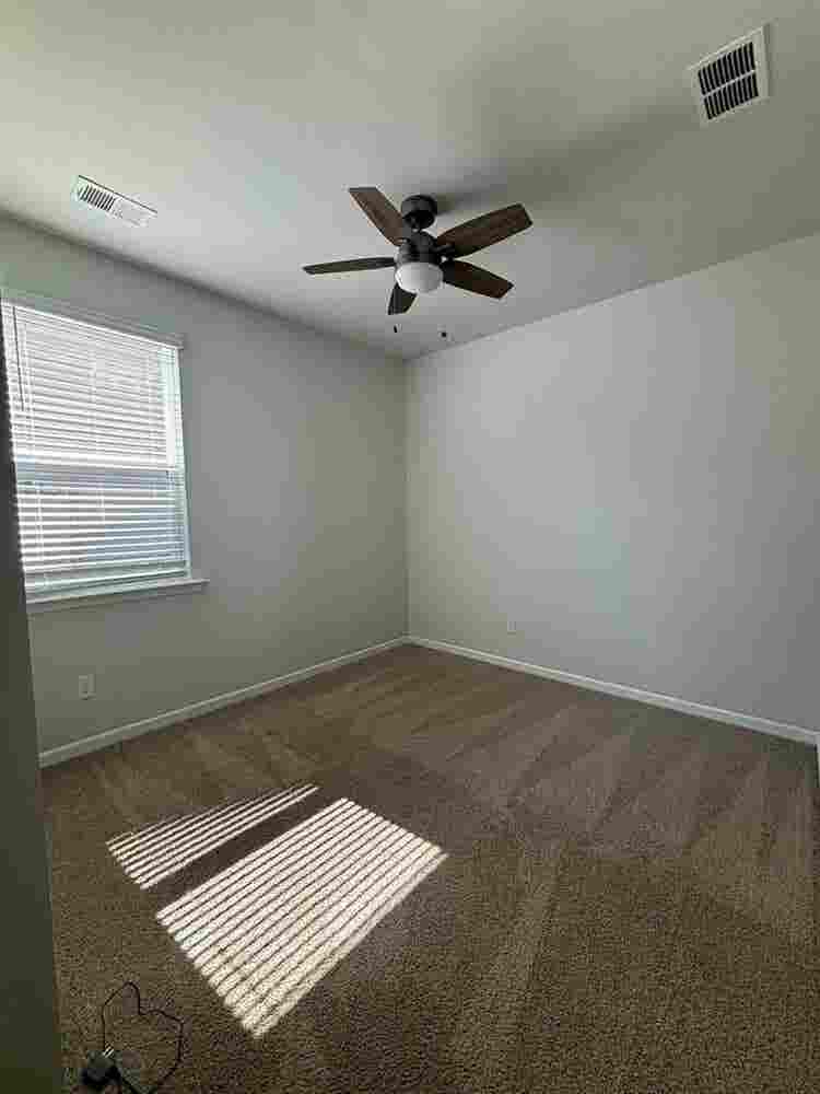 3 Bedrooms for Rent!