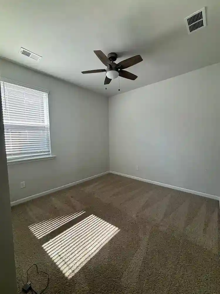 Bedroom for Rent!
