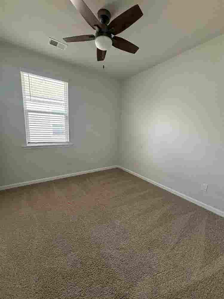 3 Bedrooms for Rent!