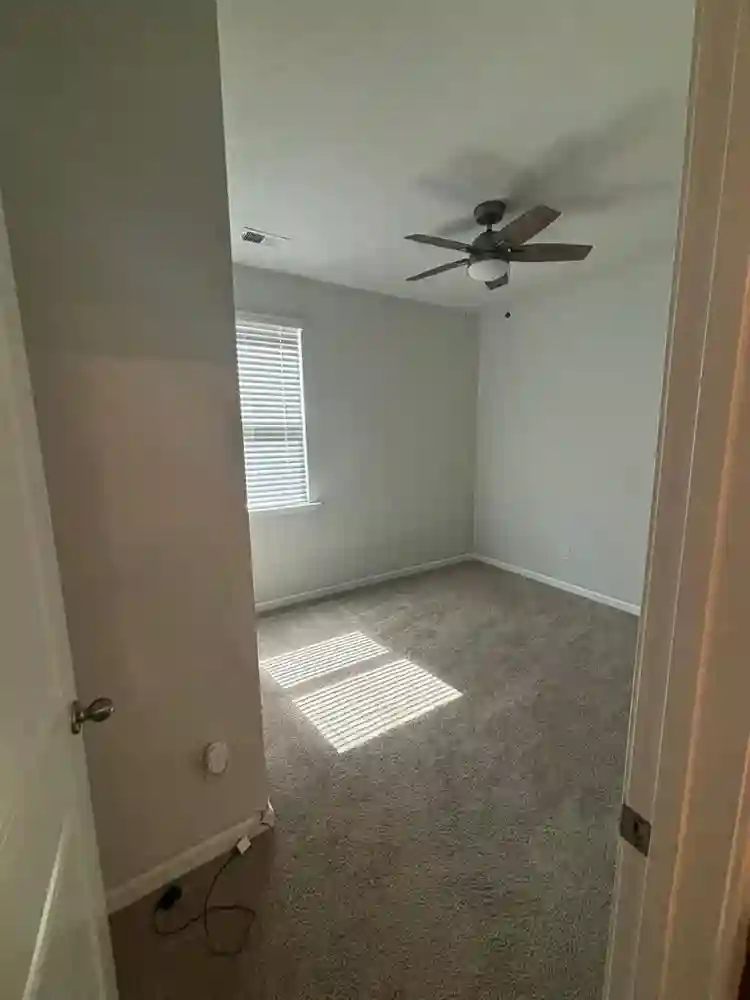 Bedroom for Rent!
