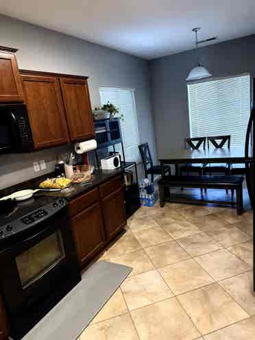 2 rooms in Taylor Ranch