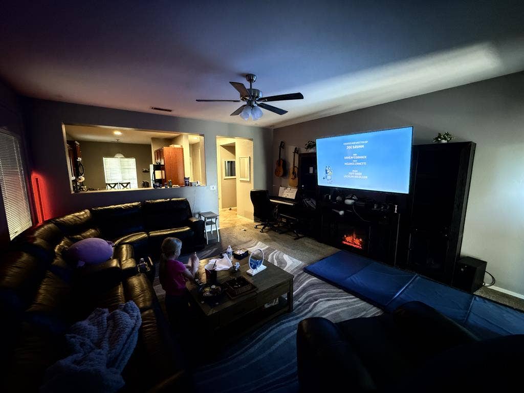 2 rooms in Taylor Ranch