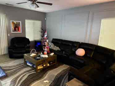 2 rooms in Taylor Ranch