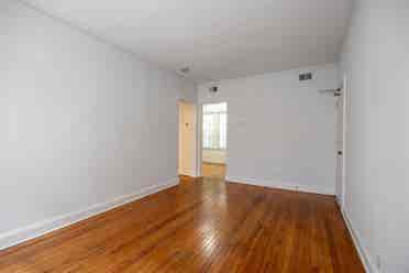 🛏️ 2BR Apt in Rogers Park