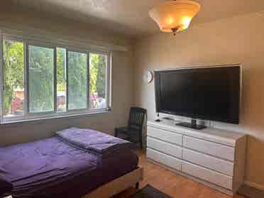Single Room with Private Bathroom