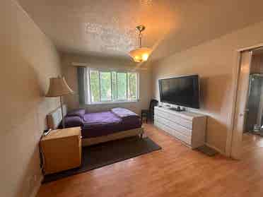 Single Room with Private Bathroom