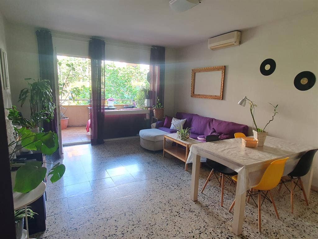 Habitación exterior en eixample
