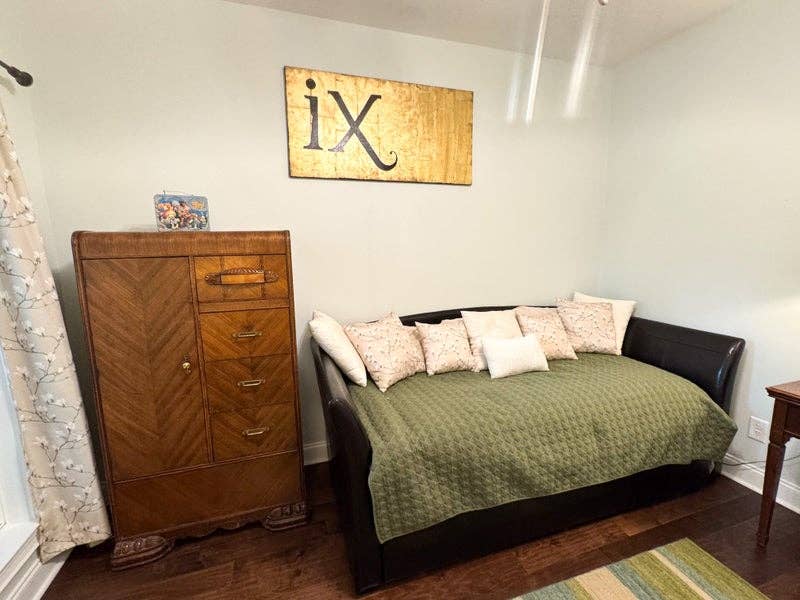 James Island Room Available!