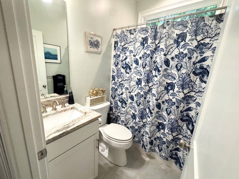 James Island Room Available!