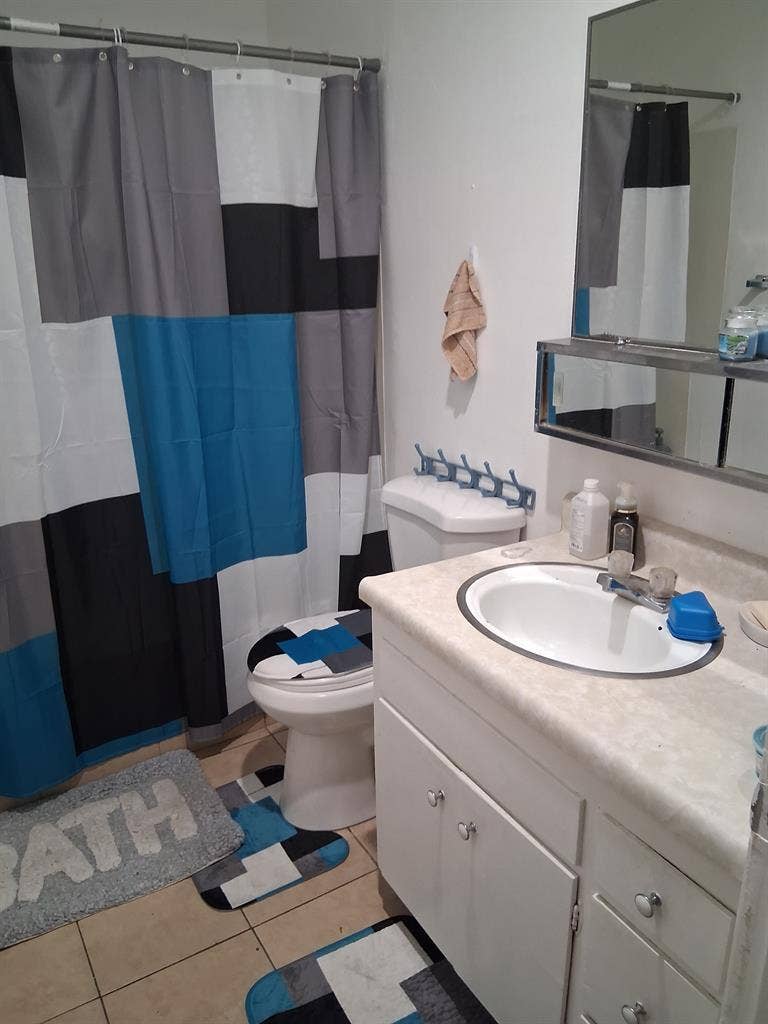 Share Room Rental