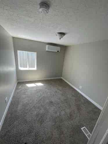 Two rooms for rent!!