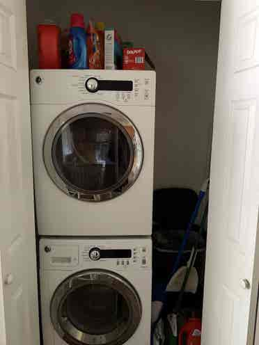 Looking for 3rd female roommate!