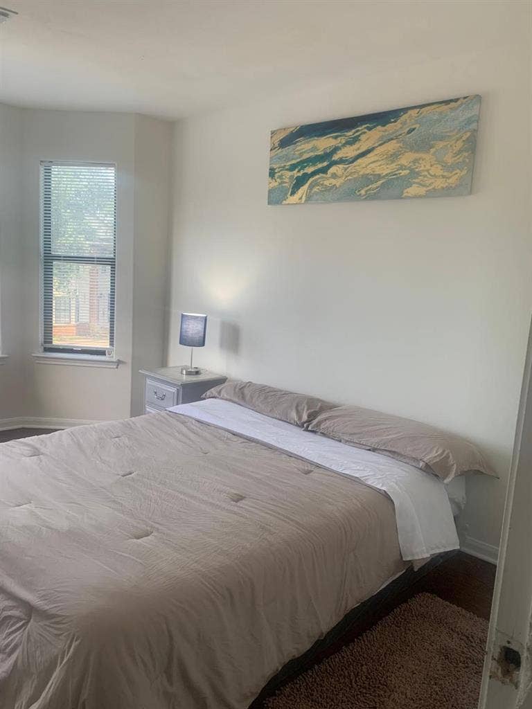 Cozy and ample bedroom for rent