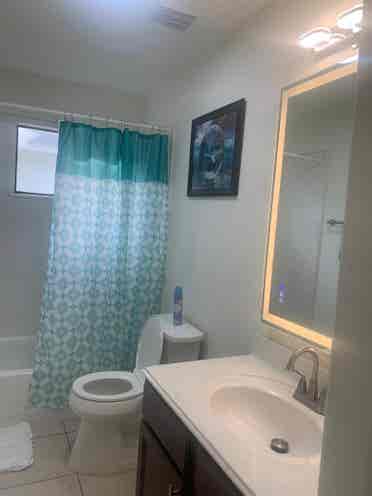 Cozy and ample bedroom for rent