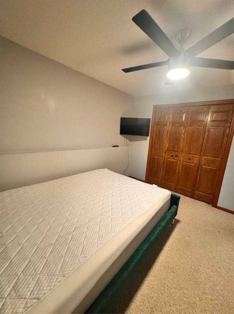 Cozy private room Maple Grove