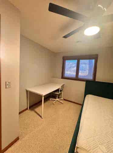 Cozy private room Maple Grove